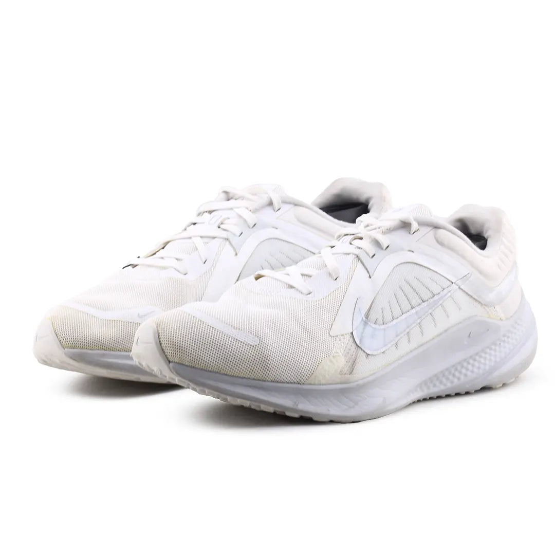 Nike Quest 5