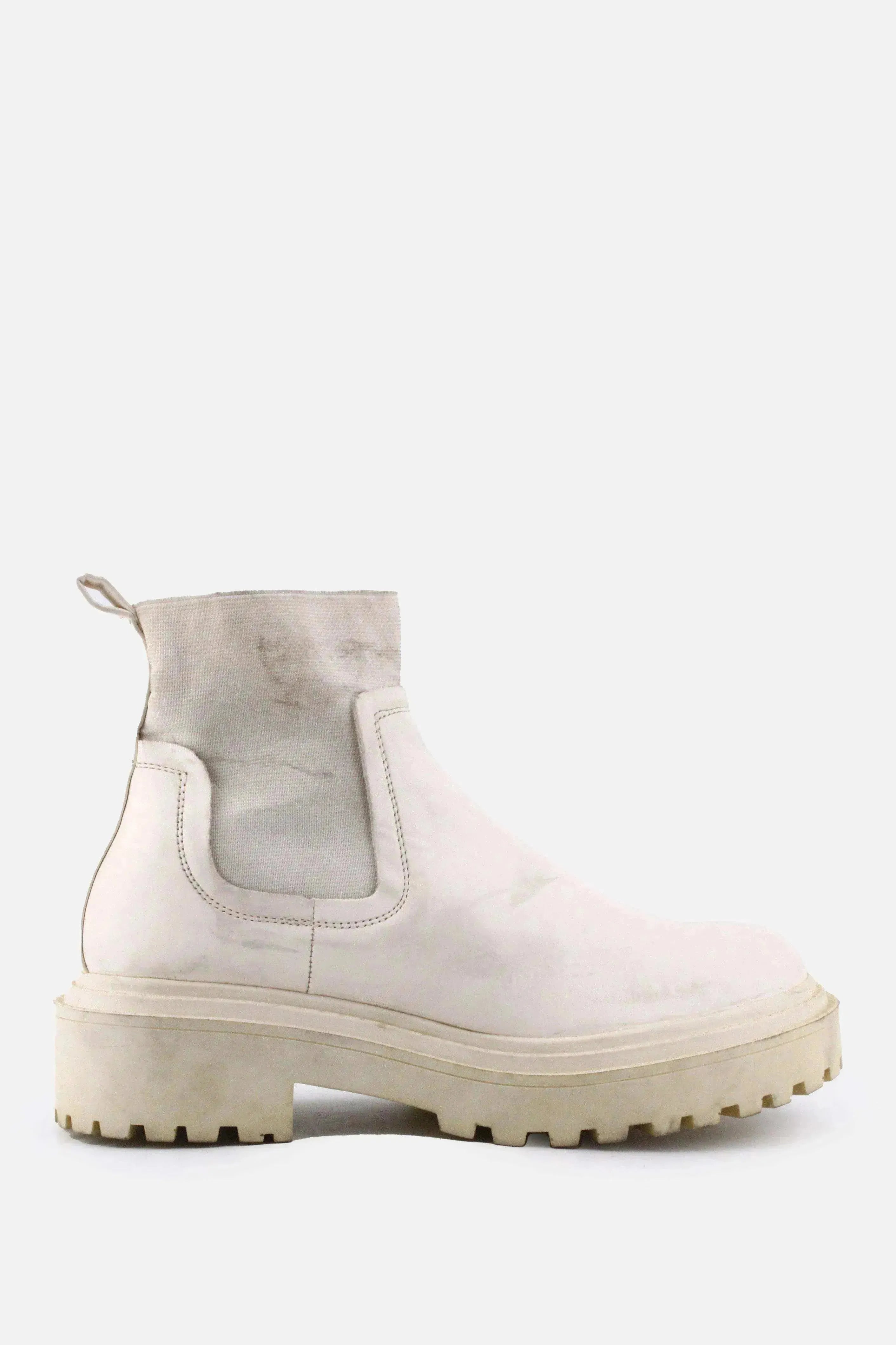 Stradivarius Stretchable Chelsea Ankle Boots | 100% Authentic Leather - sundaybazar