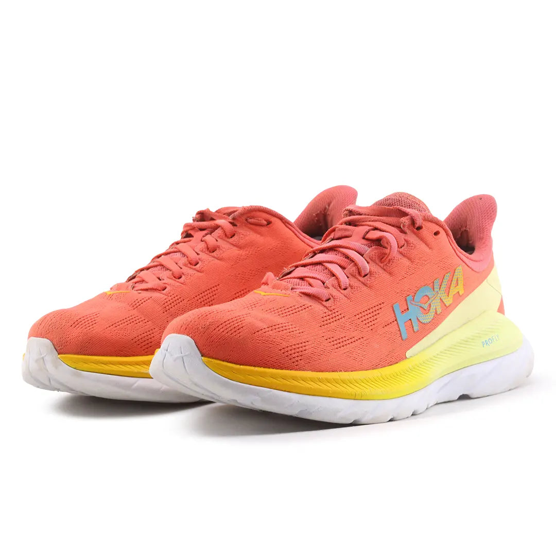 Hoka One One Mach 4