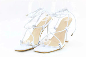 She & In - sundaybazar