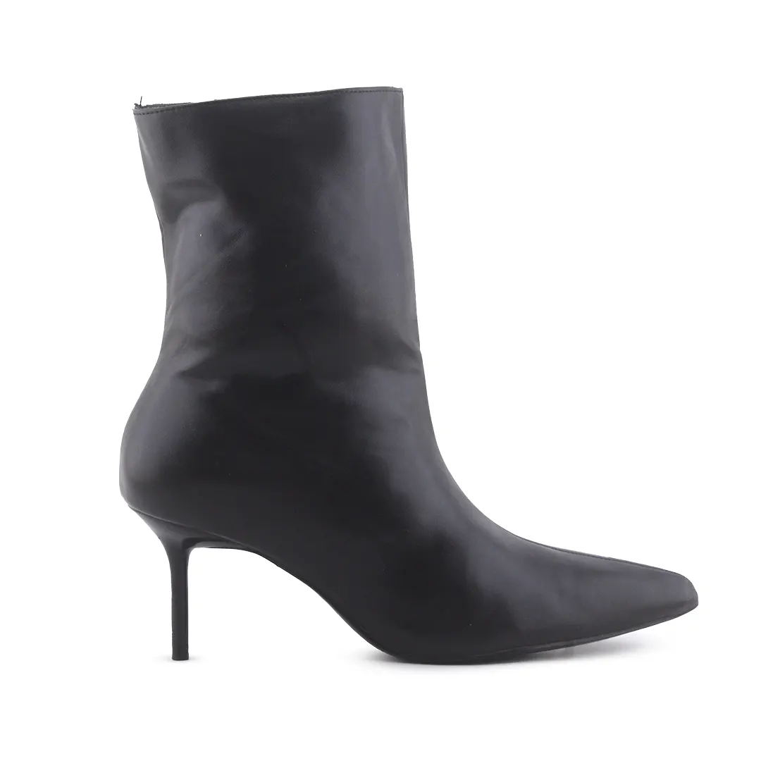 Zara | 100% Authentic Leather