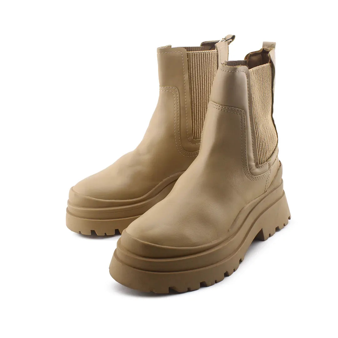 Stradivarius Stretchable Chelsea Ankle Boots (100% Authentic Leather)