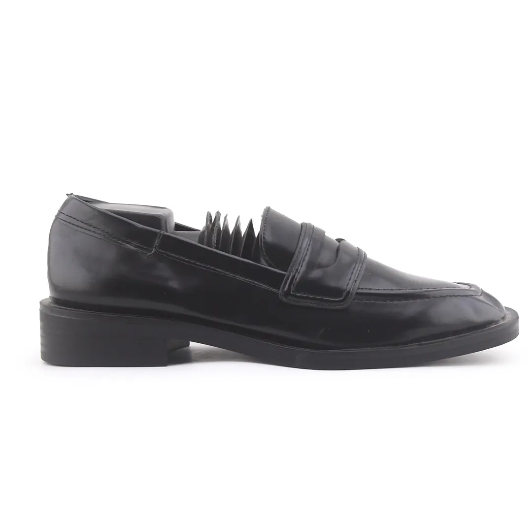 Stradivarius Penny Strap Loafer