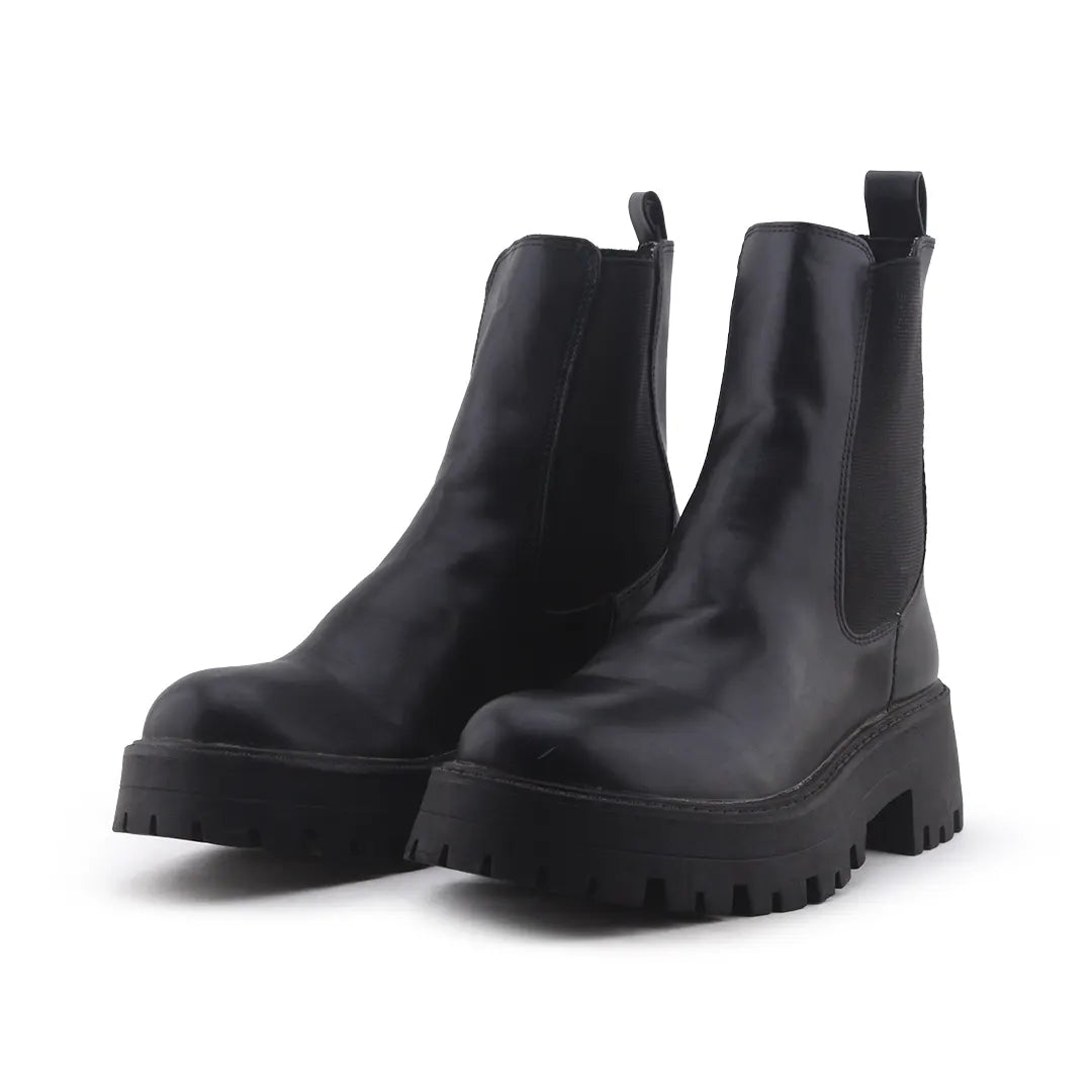 Pull & Bear Stretchable Chelsea Ankle Boots (100% Authentic Leather)