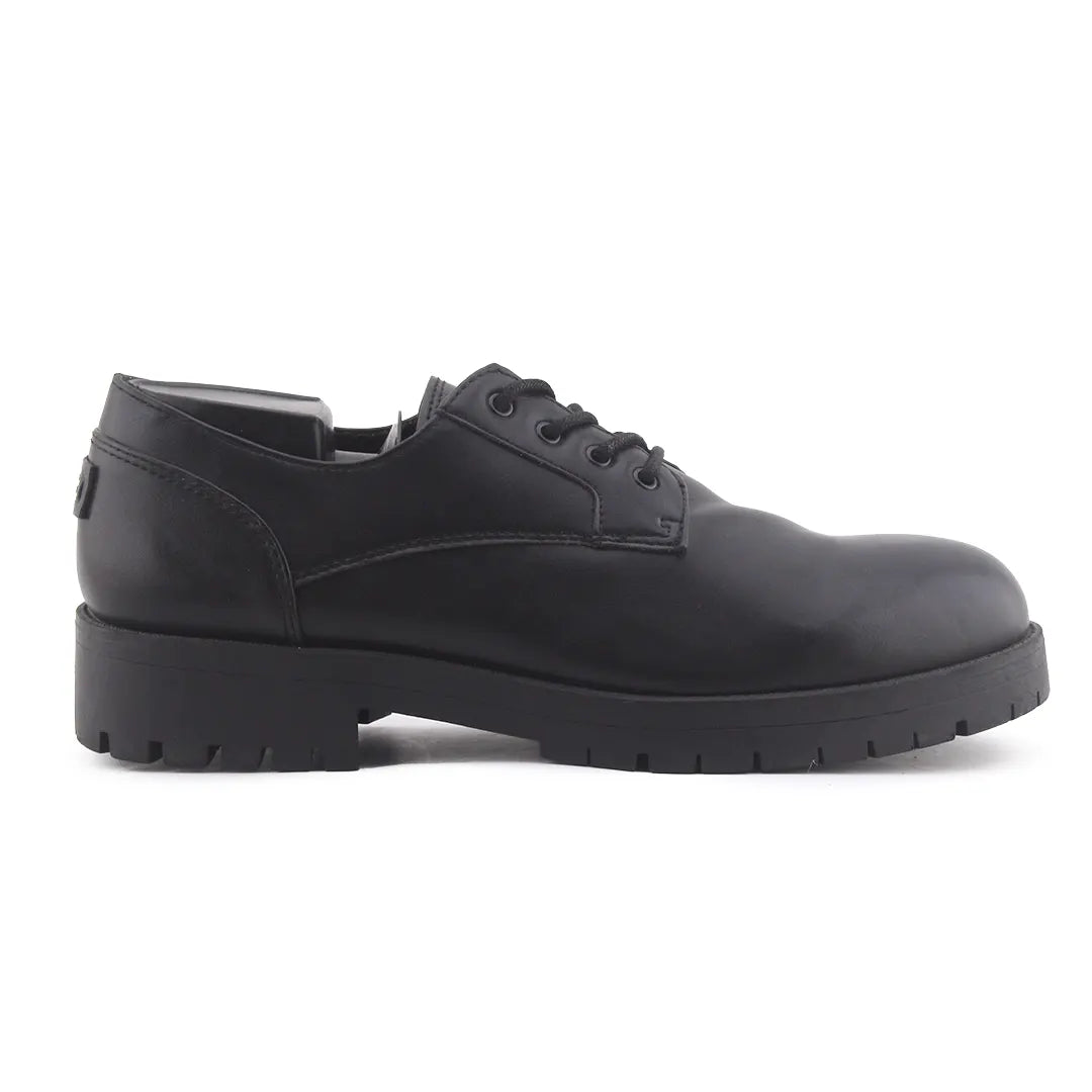 Pull & Bear Rounded Lace Up Shoes