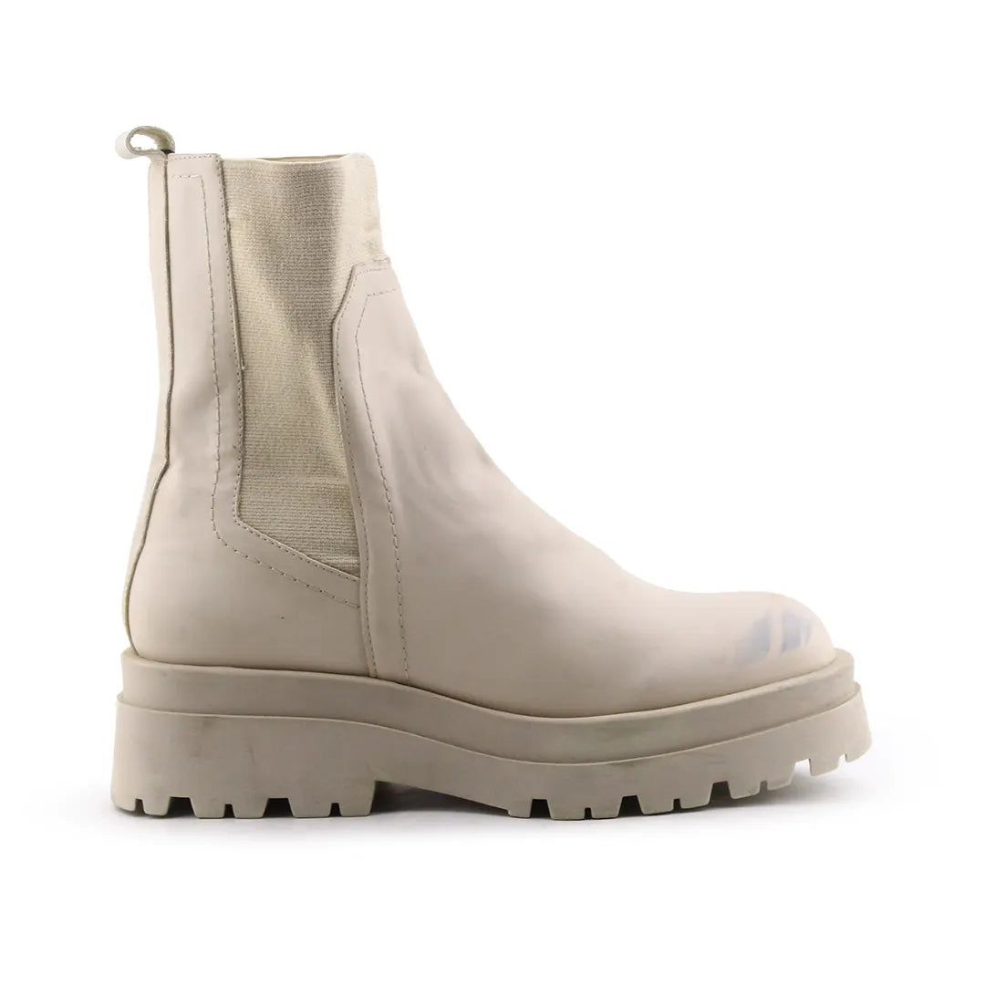 Stradivarius Stretchable Chelsea Ankle Boots (100% Authentic Leather)