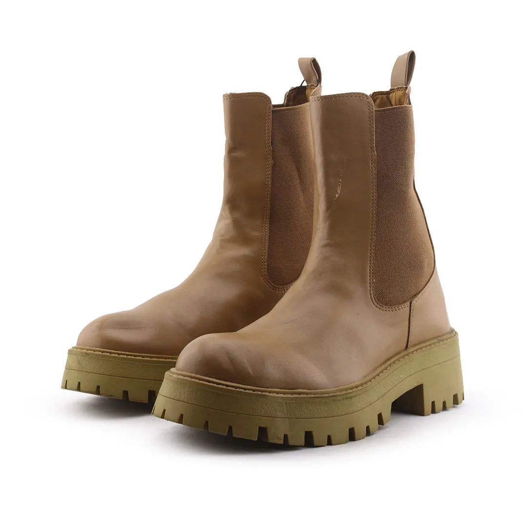 Pull & Bear Stretchable Chelsea Ankle Boots (100% Authentic Leather)