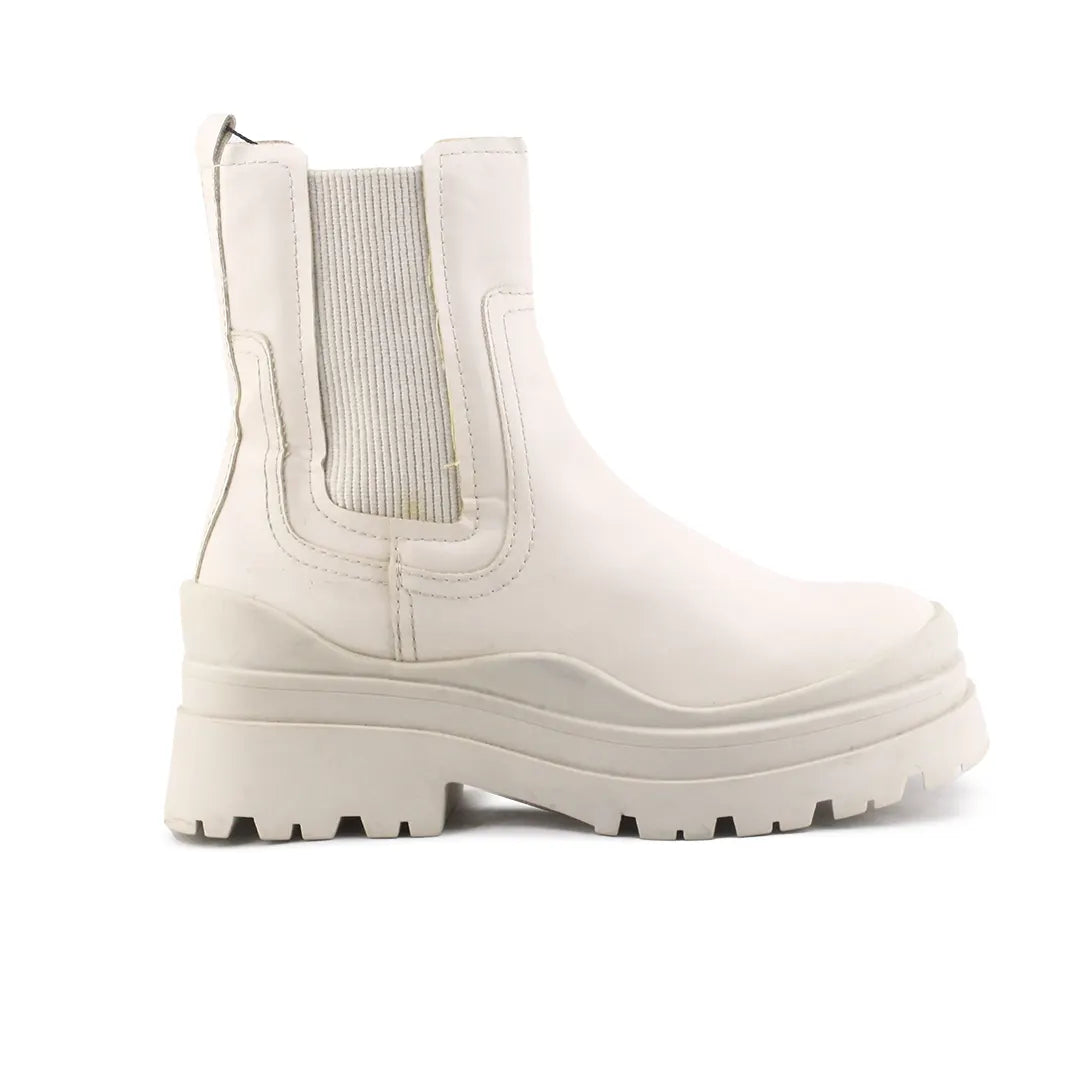 Stradivarius Stretchable Chelsea Ankle Boots (100% Authentic Leather)