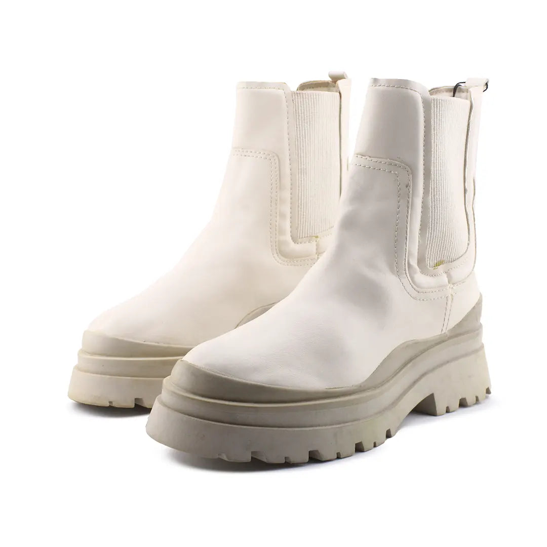 Stradivarius Stretchable Chelsea Ankle Boots (100% Authentic Leather)