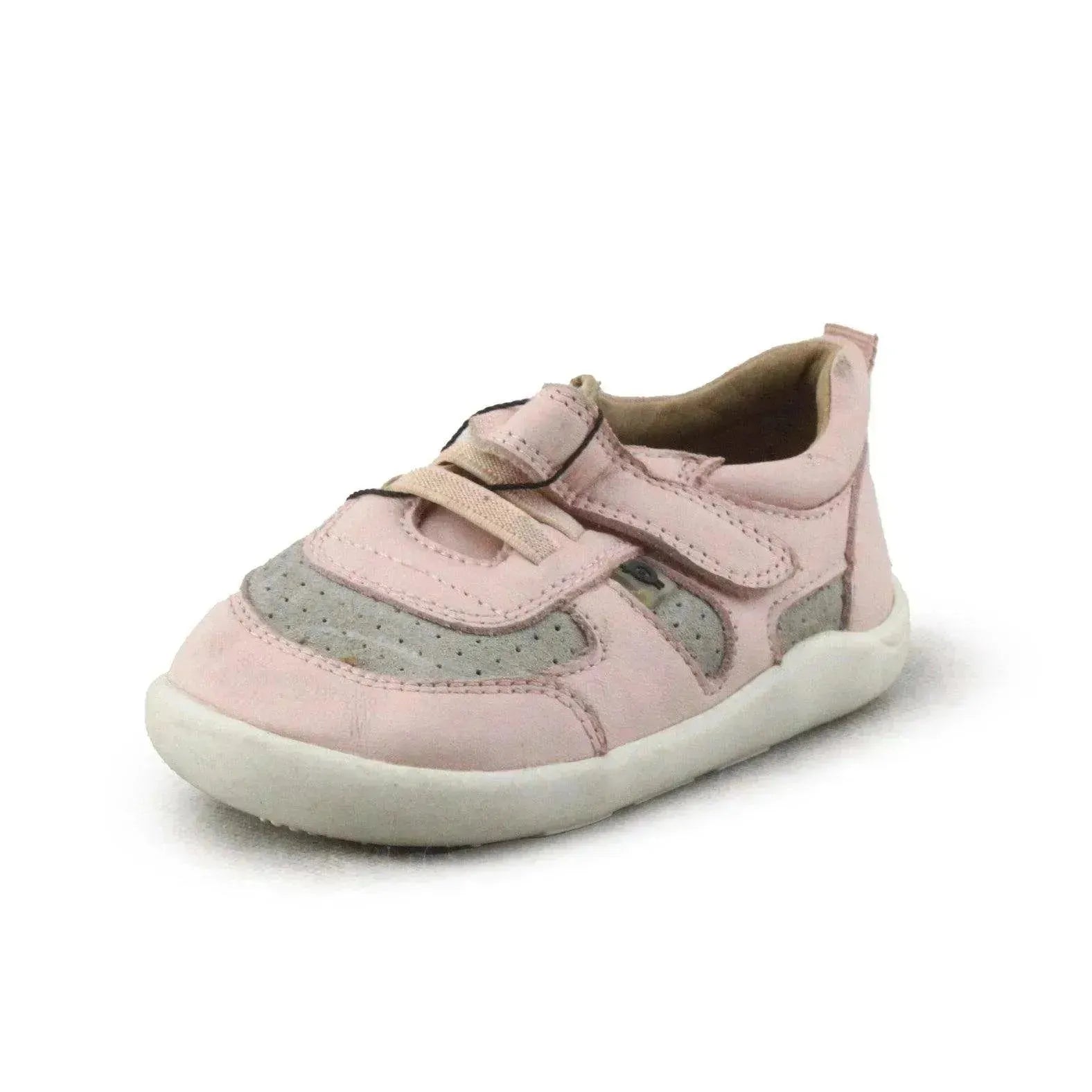 Little Feet Walk The Earth - sundaybazar