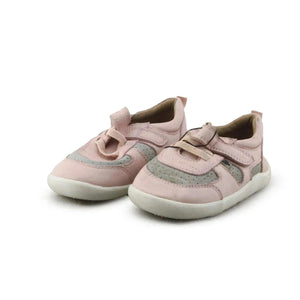 Little Feet Walk The Earth - sundaybazar