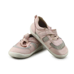 Little Feet Walk The Earth - sundaybazar