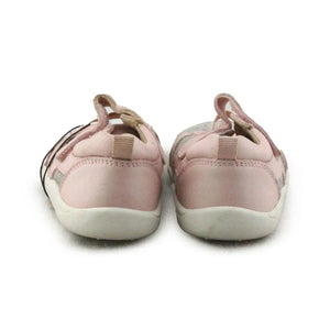 Little Feet Walk The Earth - sundaybazar