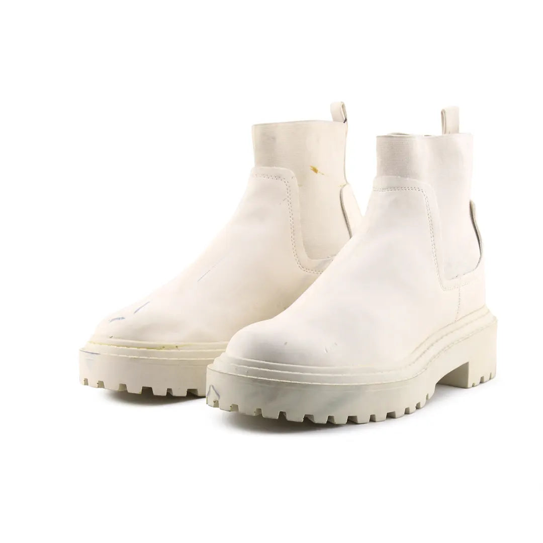 Stradivarius Stretchable Chelsea Ankle Boots (100% Authentic Leather)