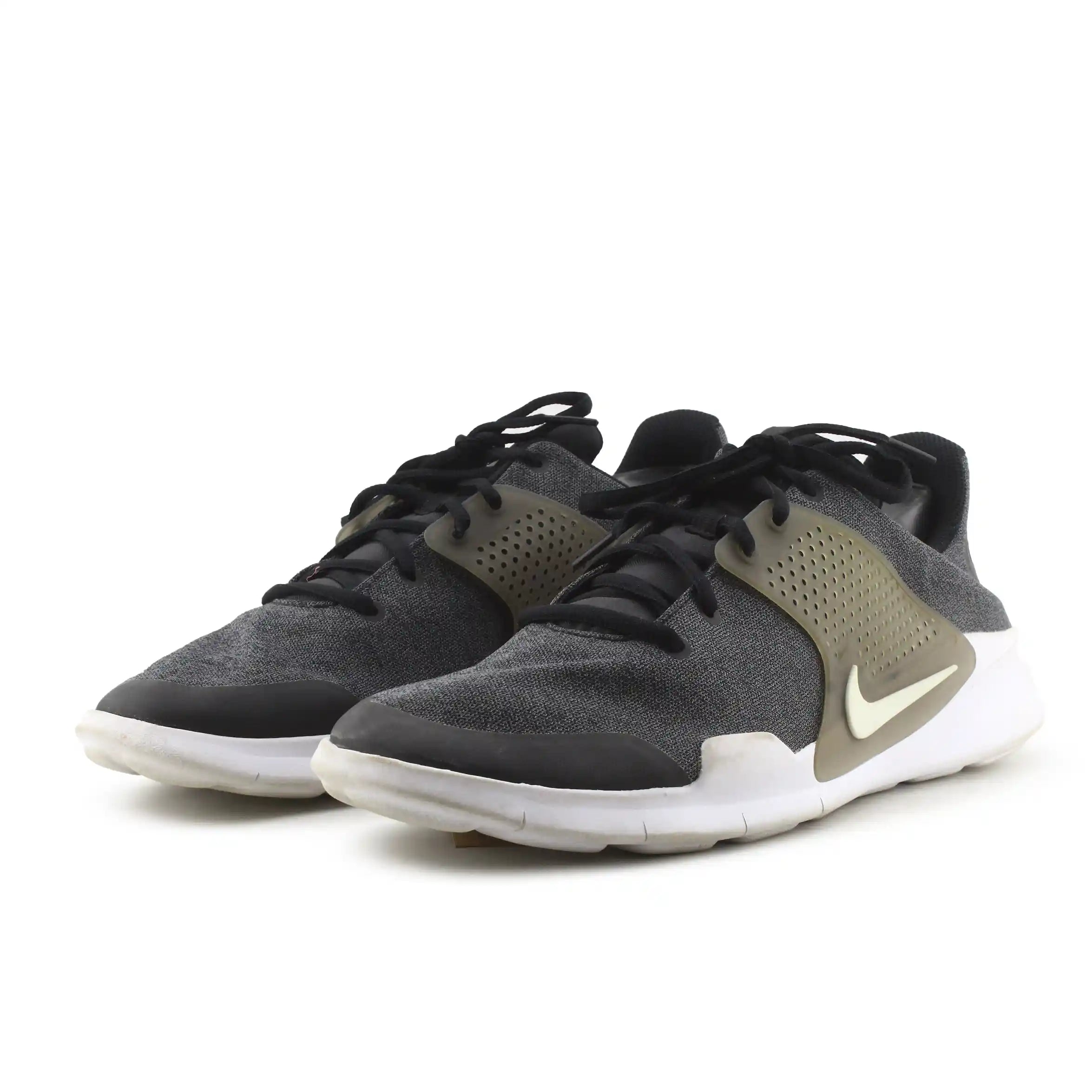 Nike Arrow Motion