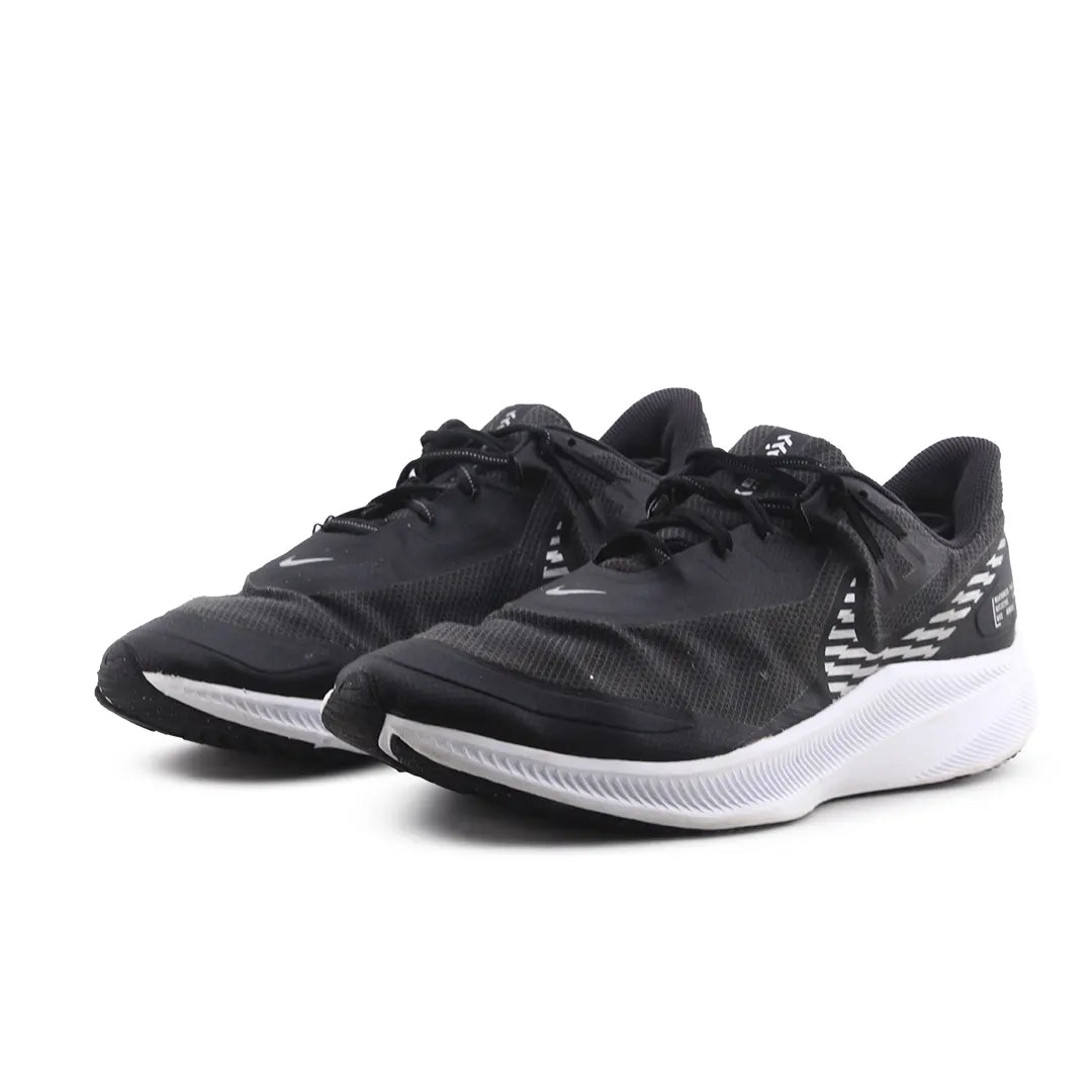 Nike Quest 3 Shield CQ8894