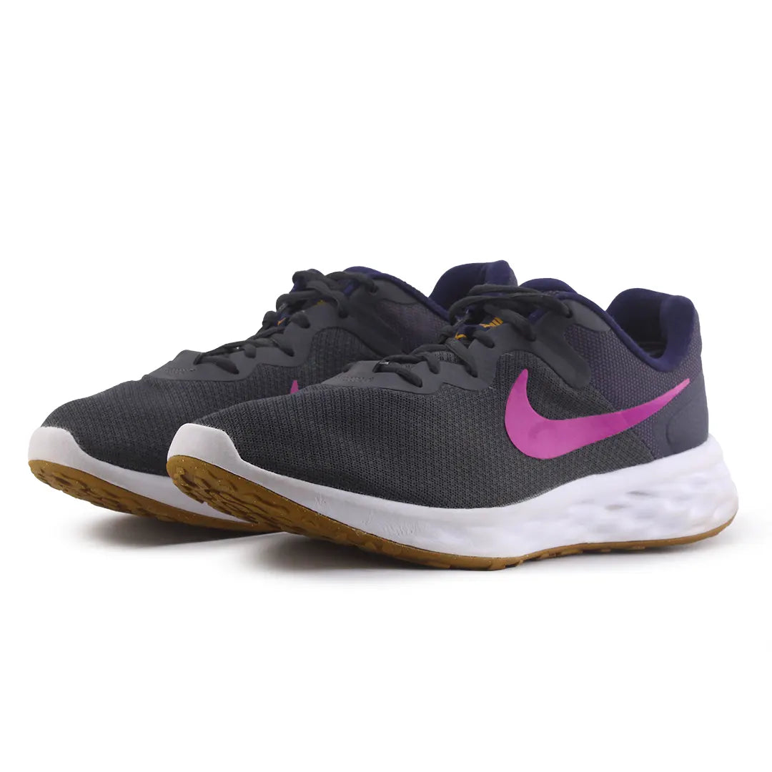 Nike Revolution 6