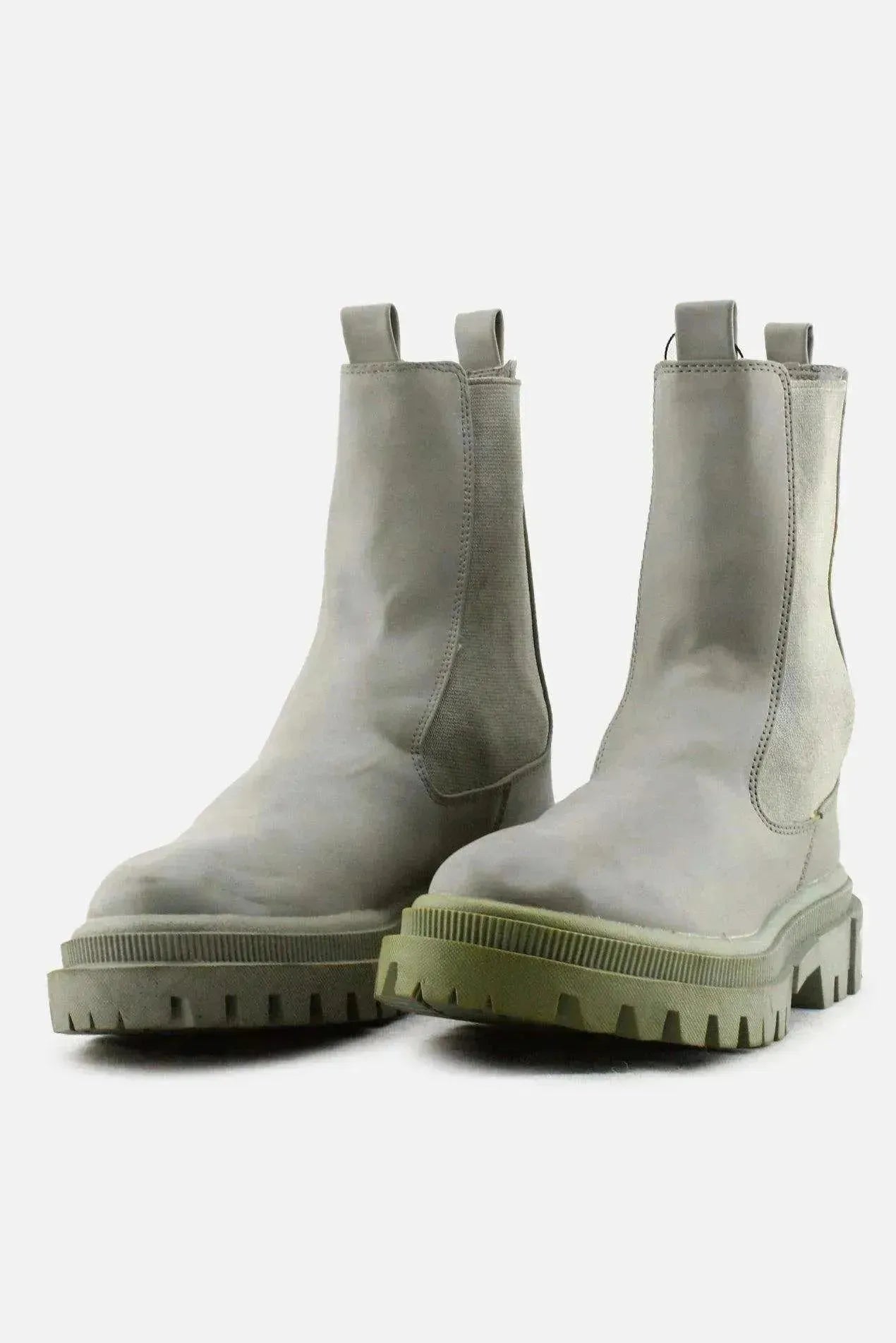 Bershka Stretchable Chelsea Ankle Boots | 100% Authentic Leather - sundaybazar