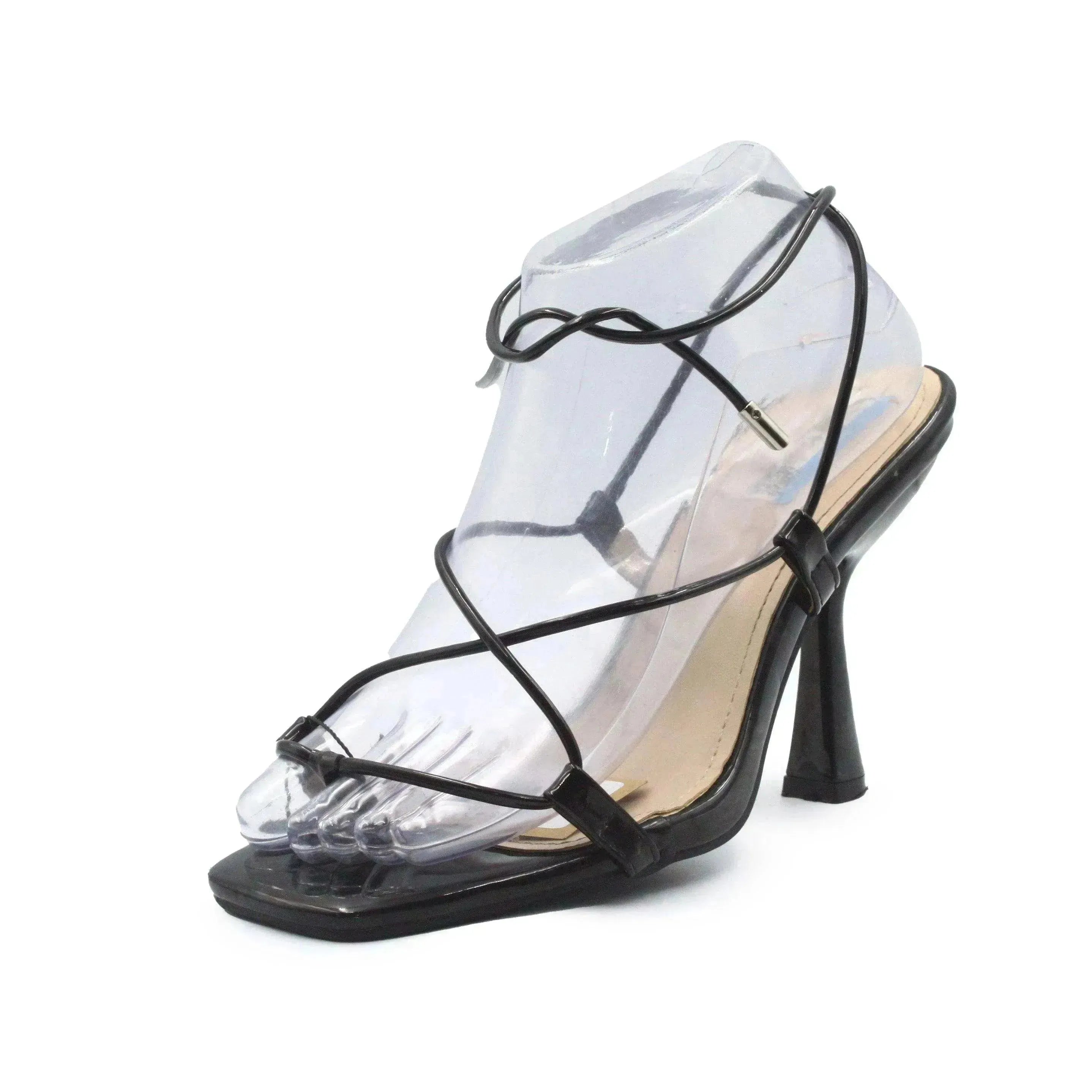 She & In - sundaybazar