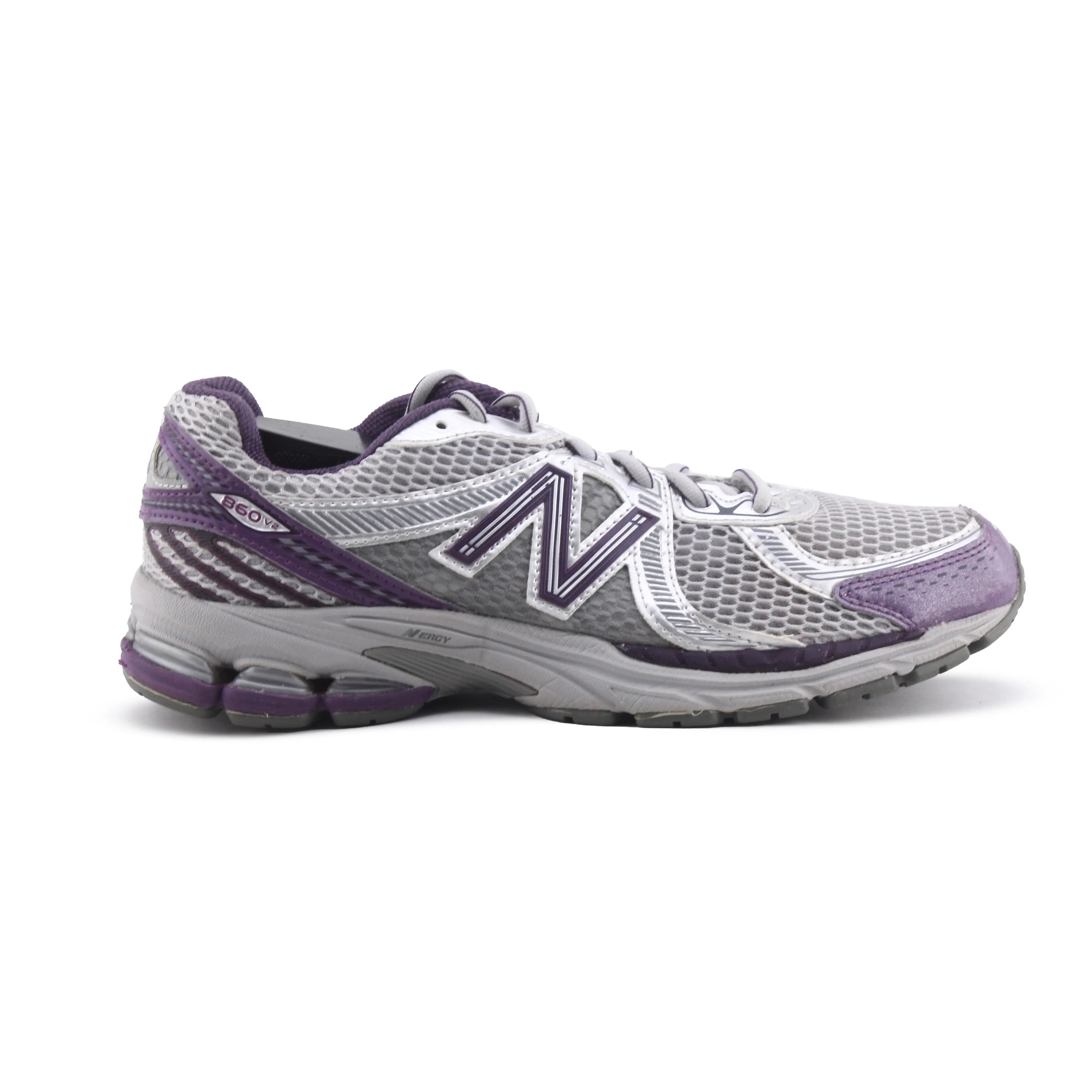 New Balance 860v2