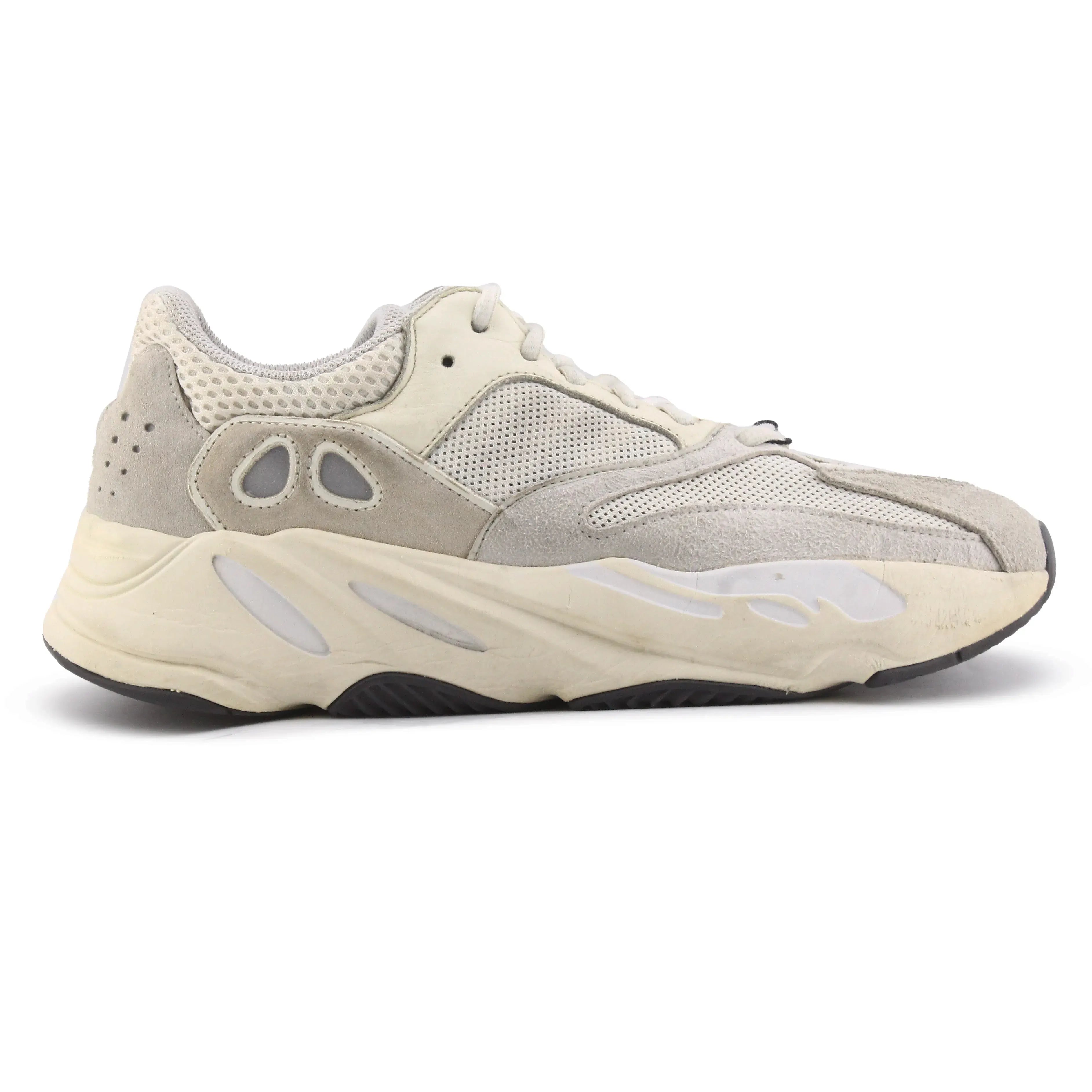 Adidas Yeezy Boost 700