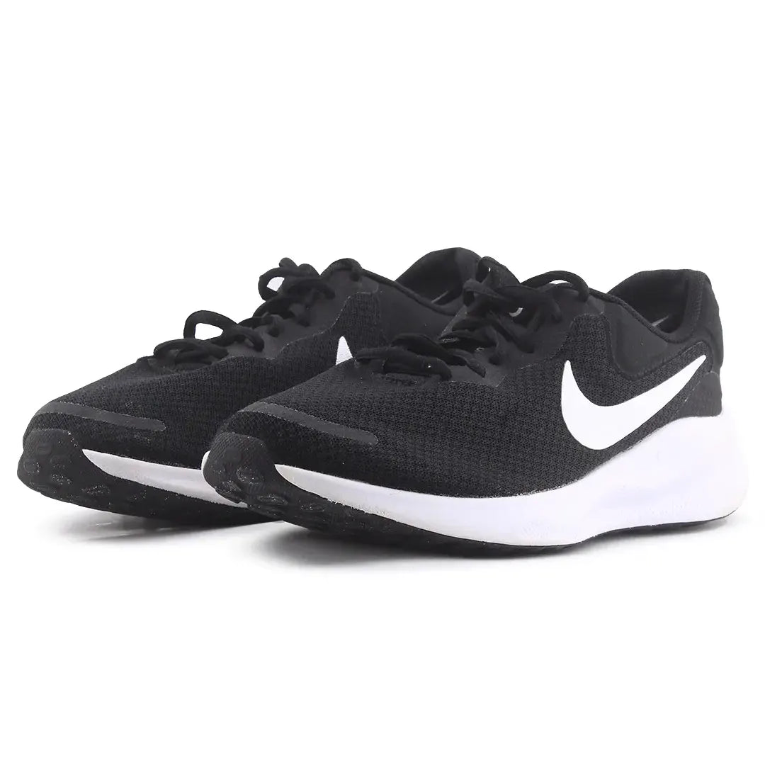 Nike Revolution 7