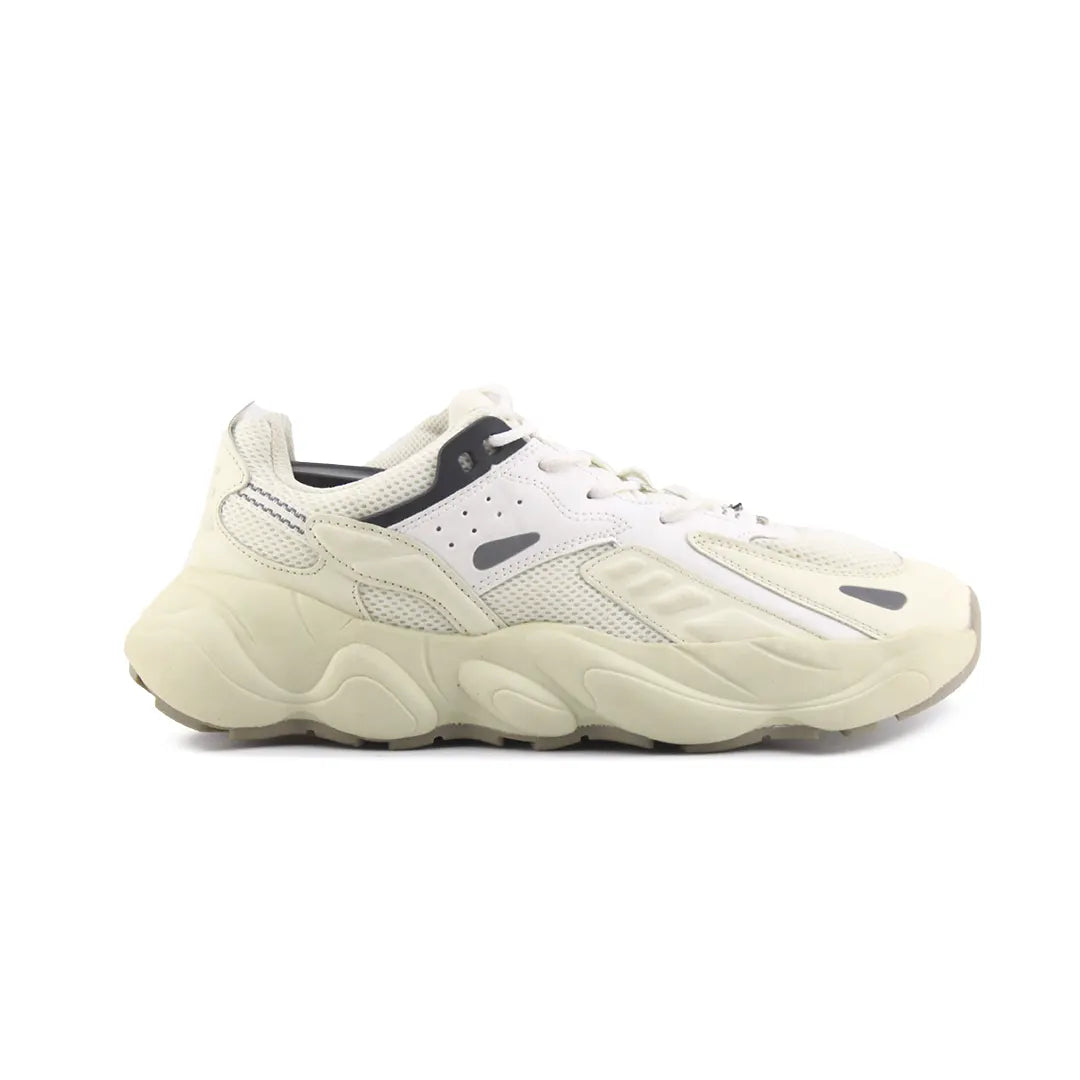 Zara Zapatillas Athletic Shoe