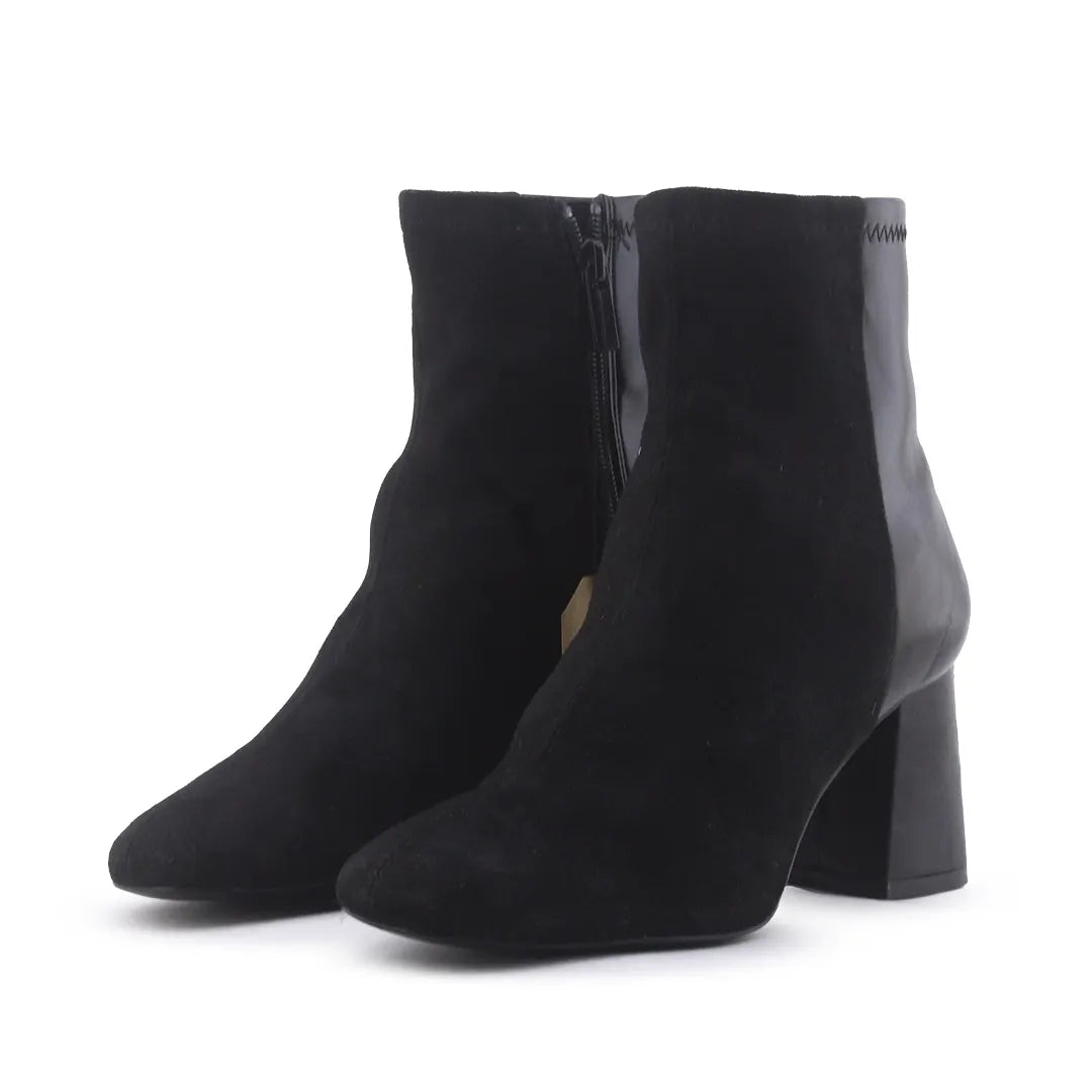 Stradivarius Zipper Suede Ankle Boot