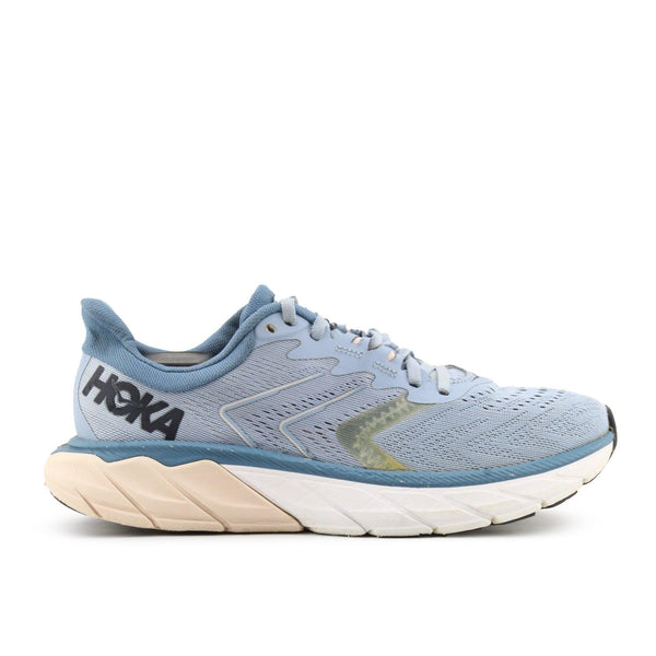 Hoka One One Arahi 5