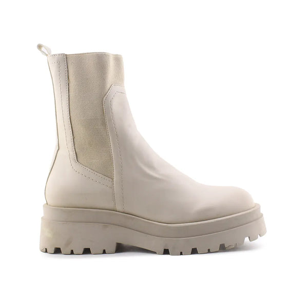 Stradivarius Stretchable Chelsea Ankle Boots (100% Authentic Leather)