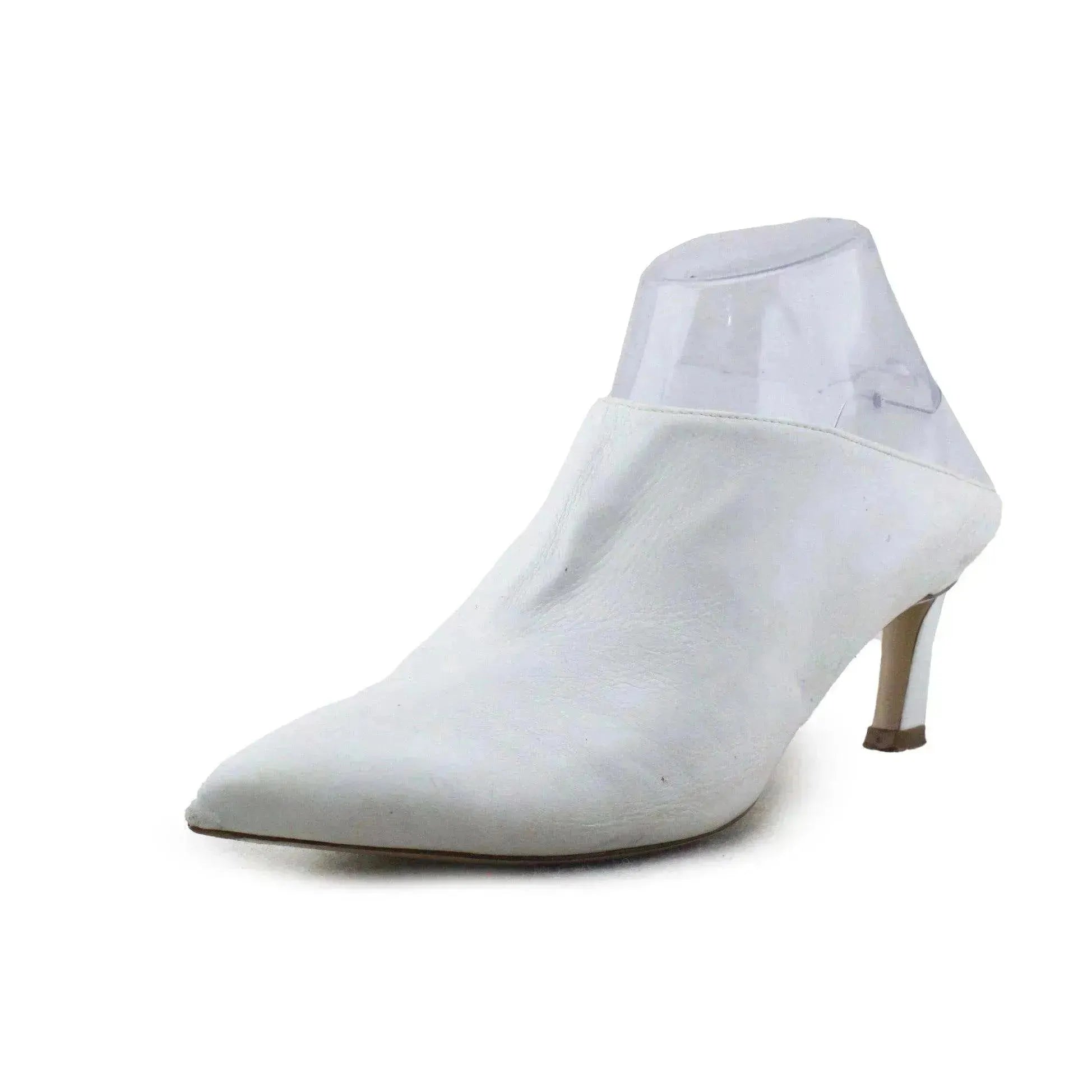 Stuart Weitzman - sundaybazar