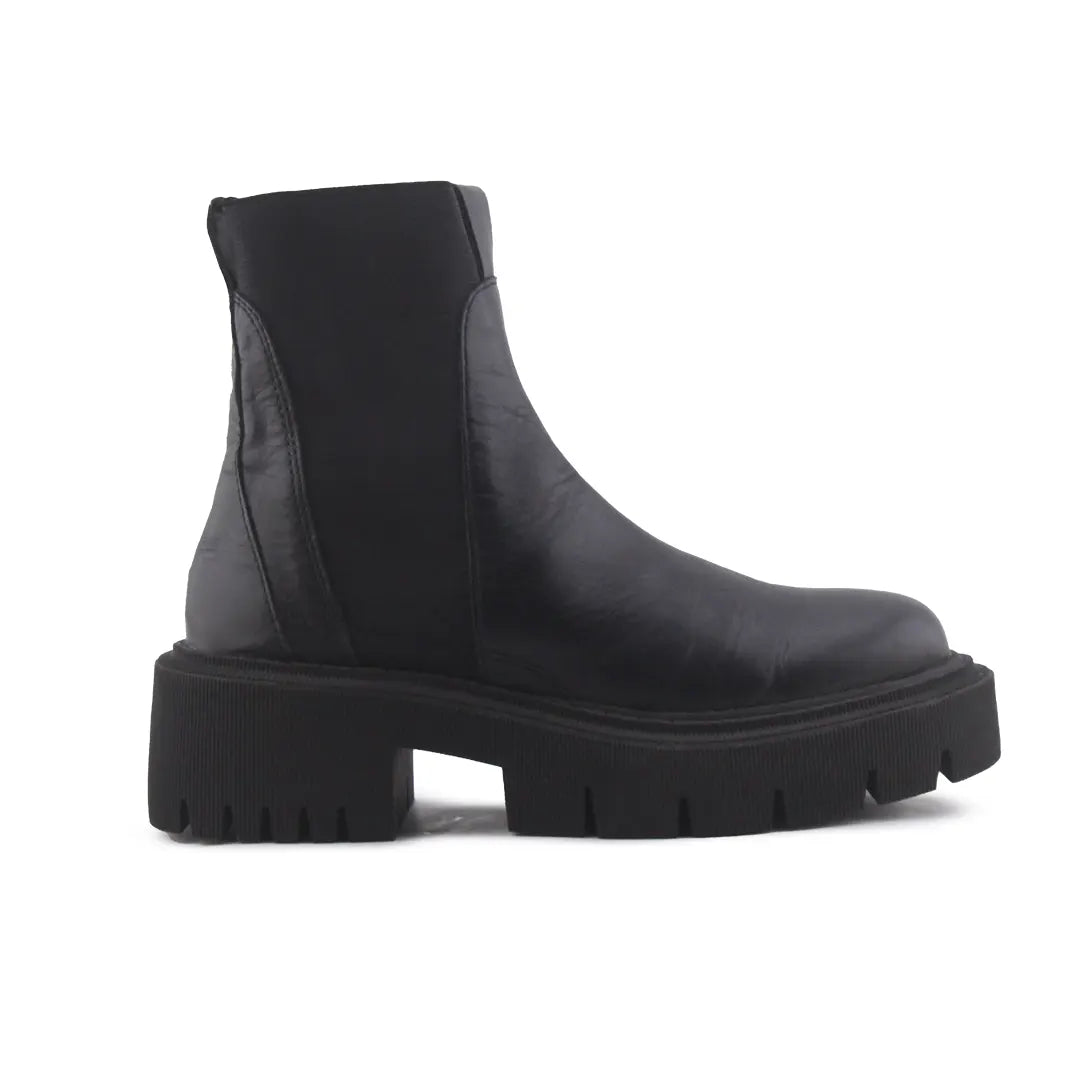 Zara Stretchable Chelsea Ankle Boots (100% Authentic Leather)