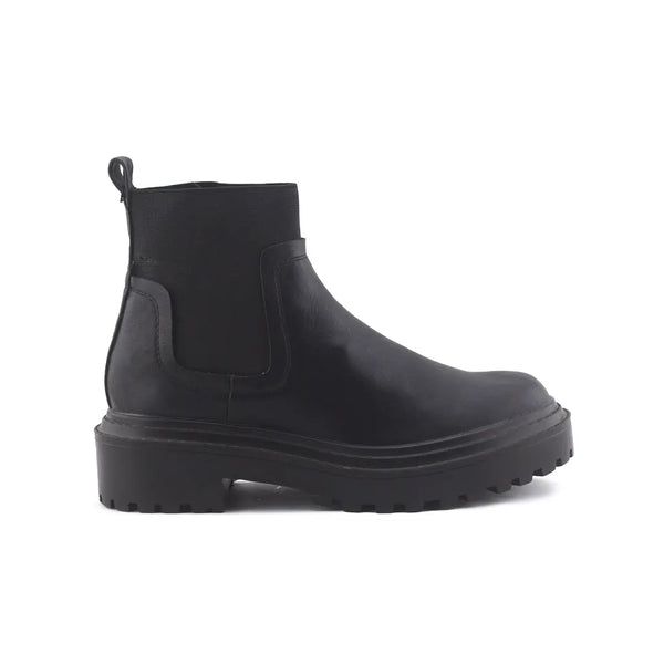 Stradivarius Stretchable Chelsea Ankle Boots (100% Authentic Leather)