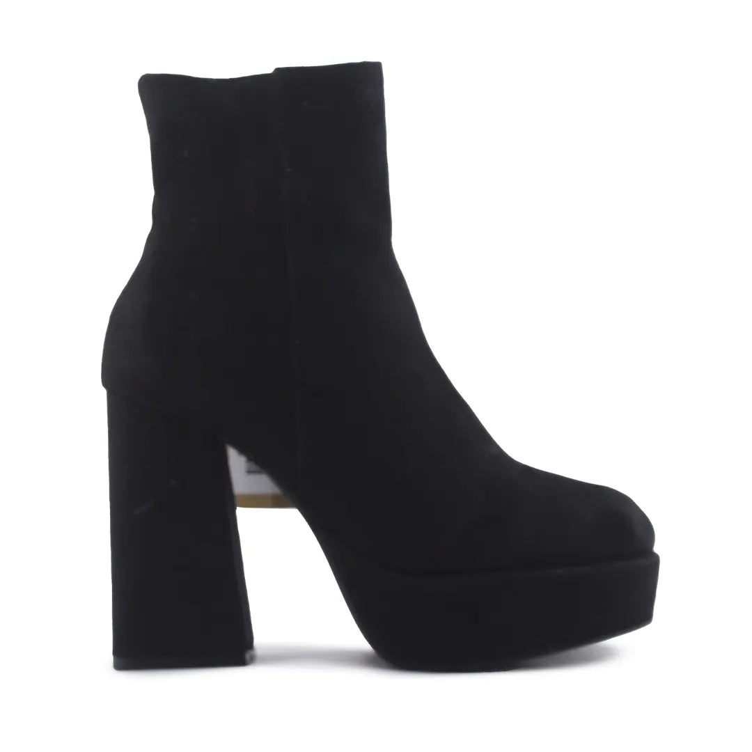 Pull & Bear Zipper Suede Ankle Boot