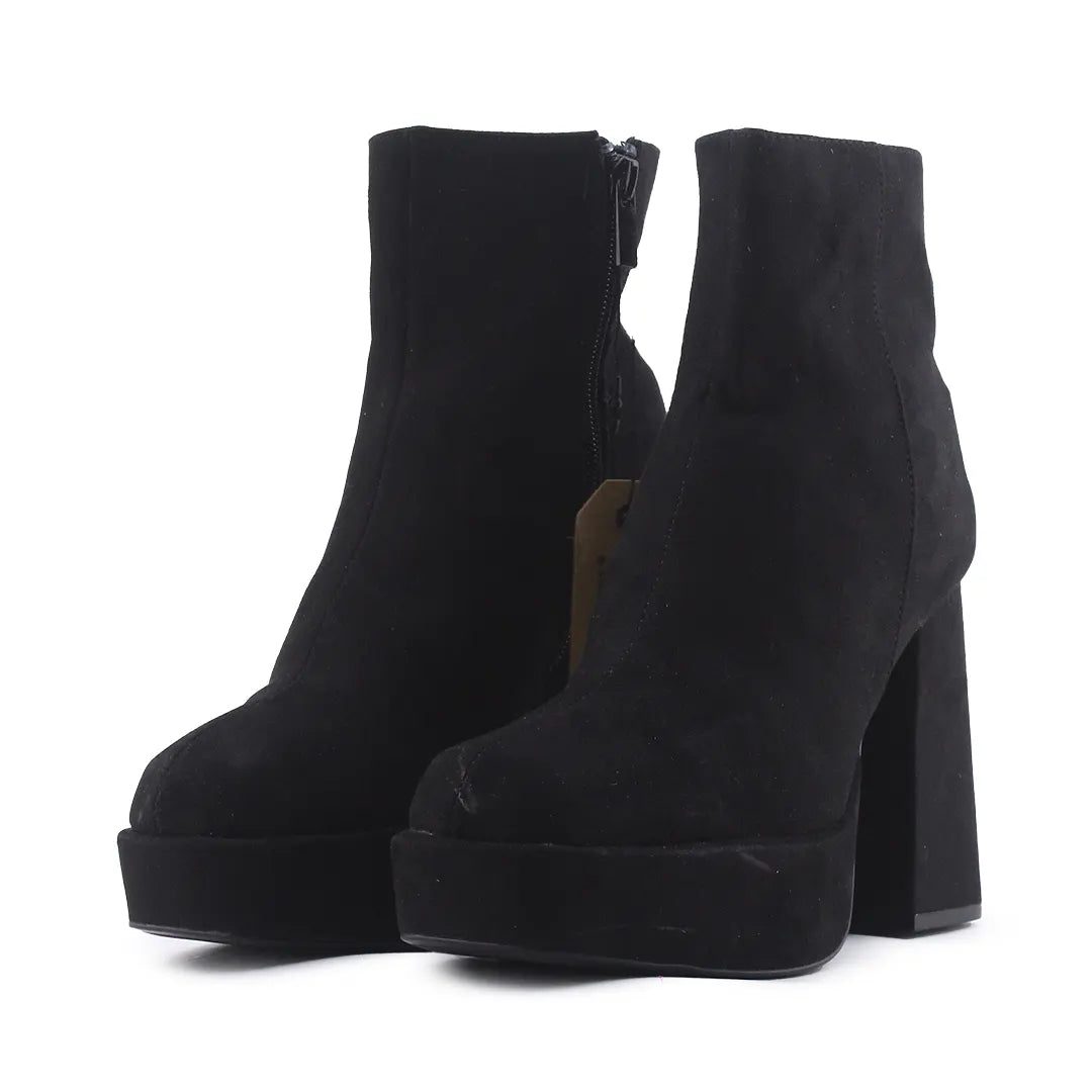 Pull & Bear Zipper Suede Ankle Boot