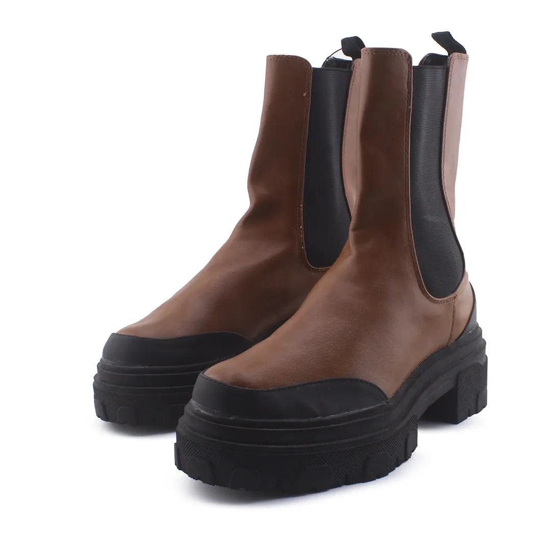 Stradivarius Stretchable Chelsea Ankle Boots (100% Authentic Leather)