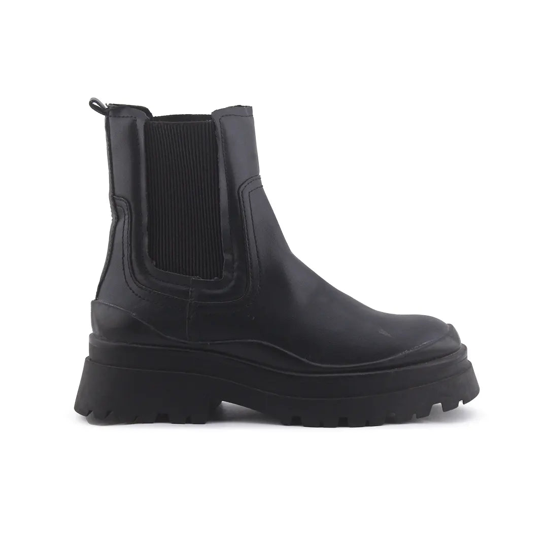 Stradivarius Stretchable Chelsea Ankle Boots (100% Authentic Leather)