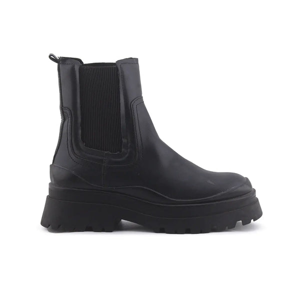Stradivarius Stretchable Chelsea Ankle Boots (100% Authentic Leather)