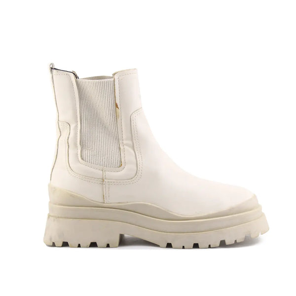 Stradivarius Stretchable Chelsea Ankle Boots (100% Authentic Leather)