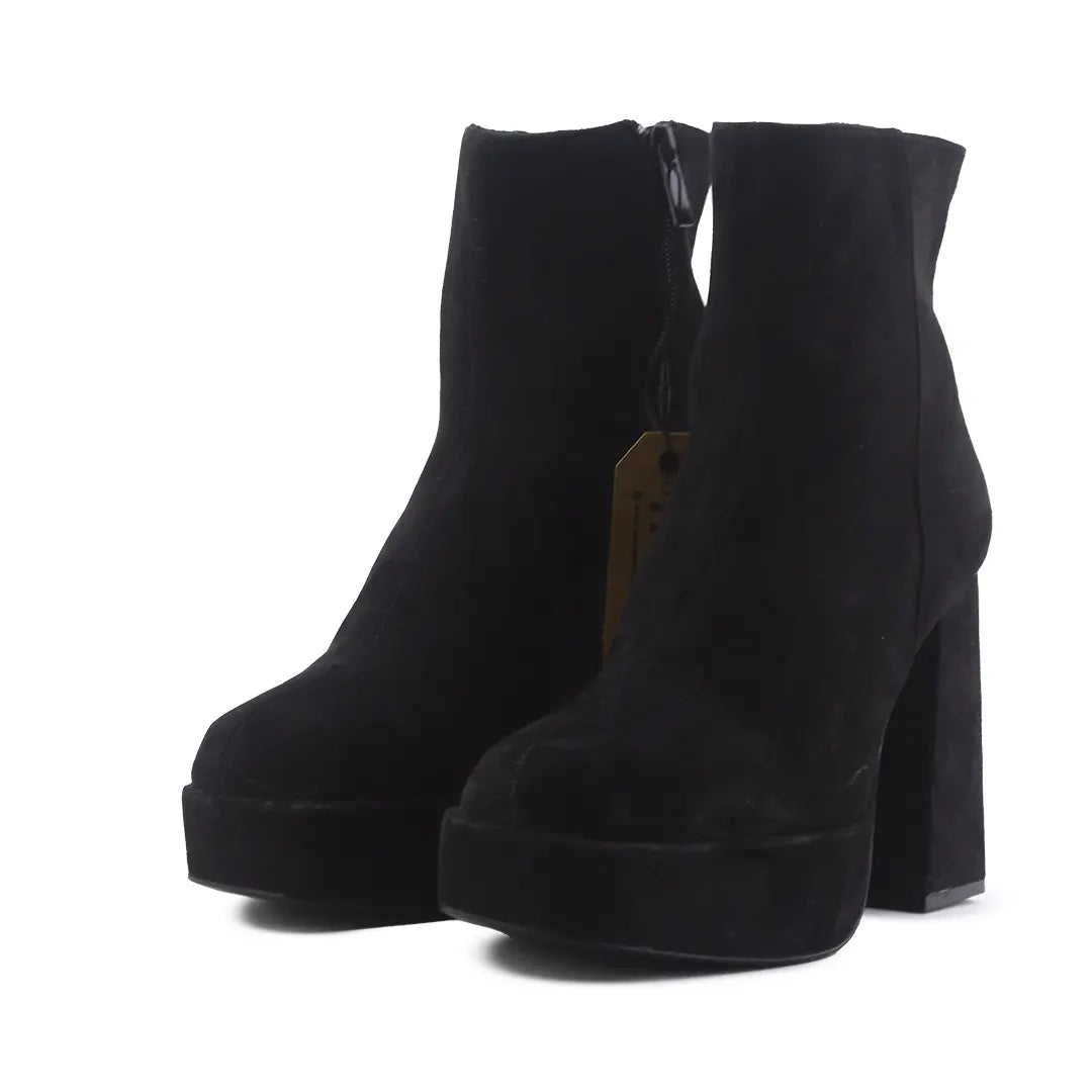 Pull & Bear Zipper Suede Ankle Boot