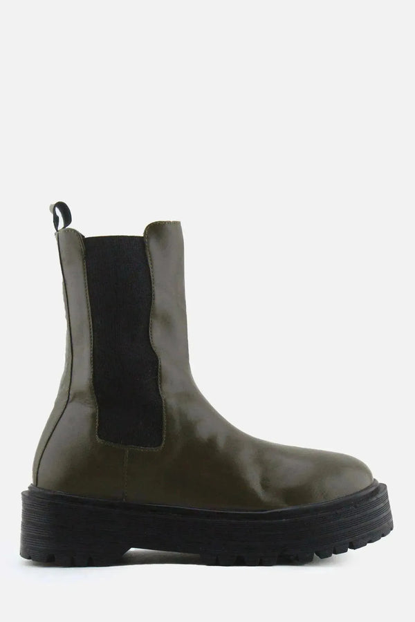 Pull & Bear Stretchable Chelsea Ankle Boots | 100% Authentic Leather - sundaybazar