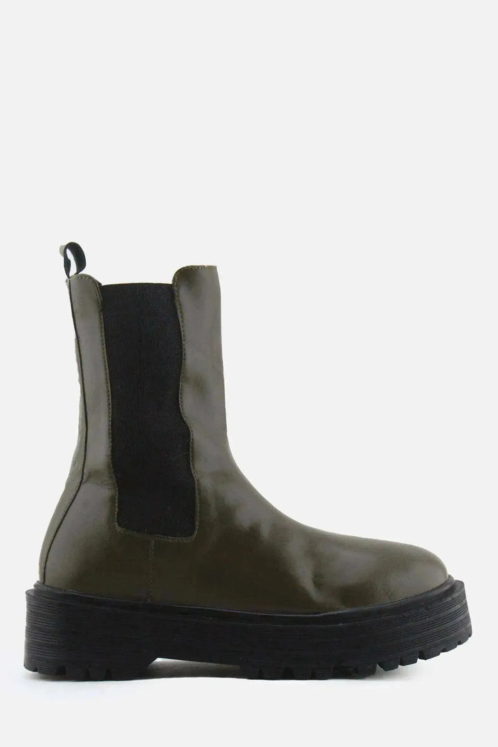 Pull & Bear Stretchable Chelsea Ankle Boots | 100% Authentic Leather - sundaybazar