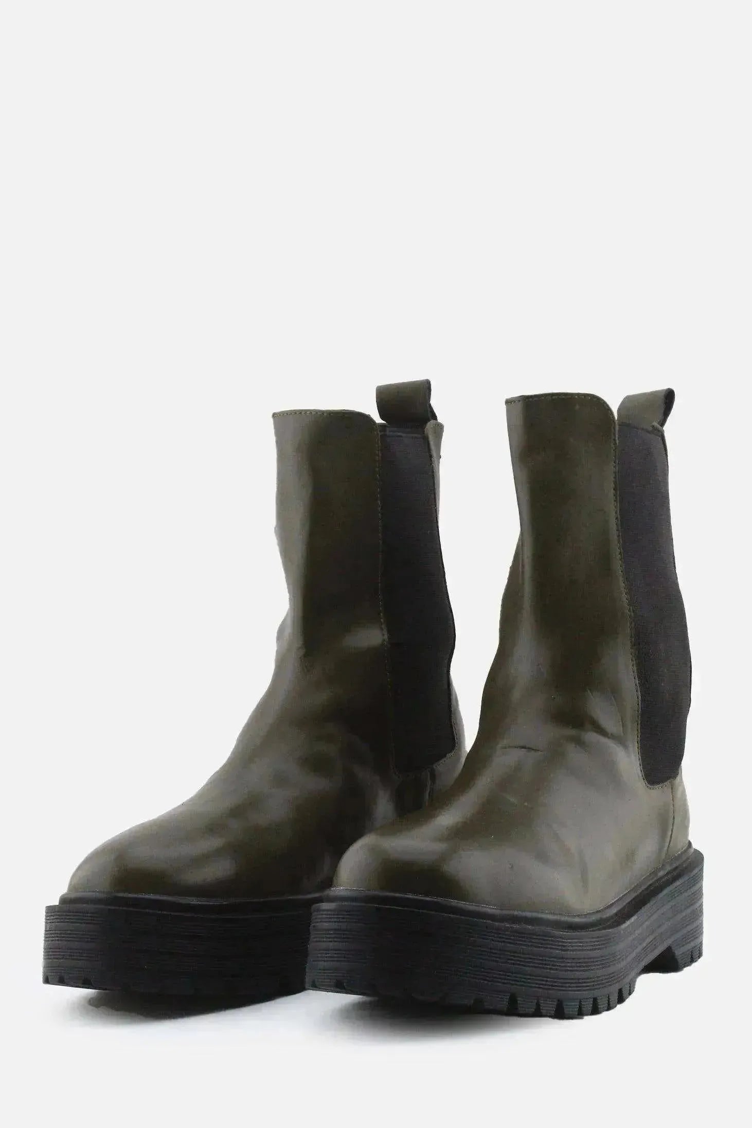 Pull & Bear Stretchable Chelsea Ankle Boots | 100% Authentic Leather - sundaybazar