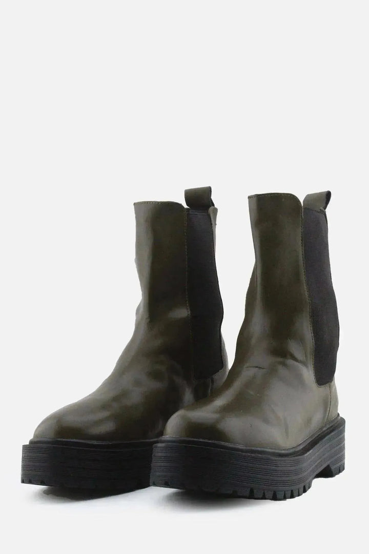 Pull & Bear Stretchable Chelsea Ankle Boots | 100% Authentic Leather - sundaybazar