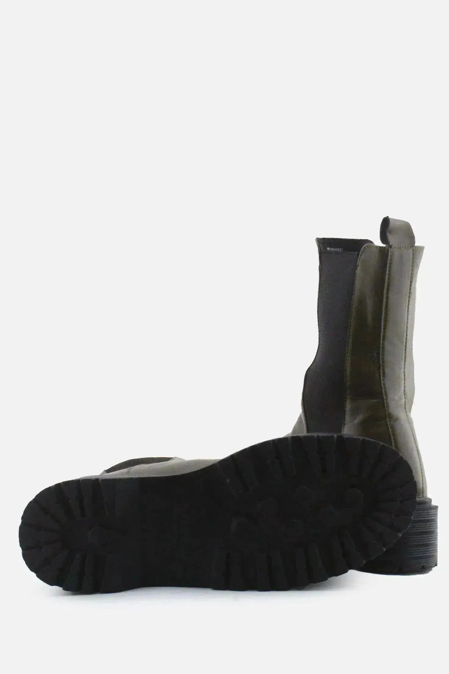 Pull & Bear Stretchable Chelsea Ankle Boots | 100% Authentic Leather - sundaybazar