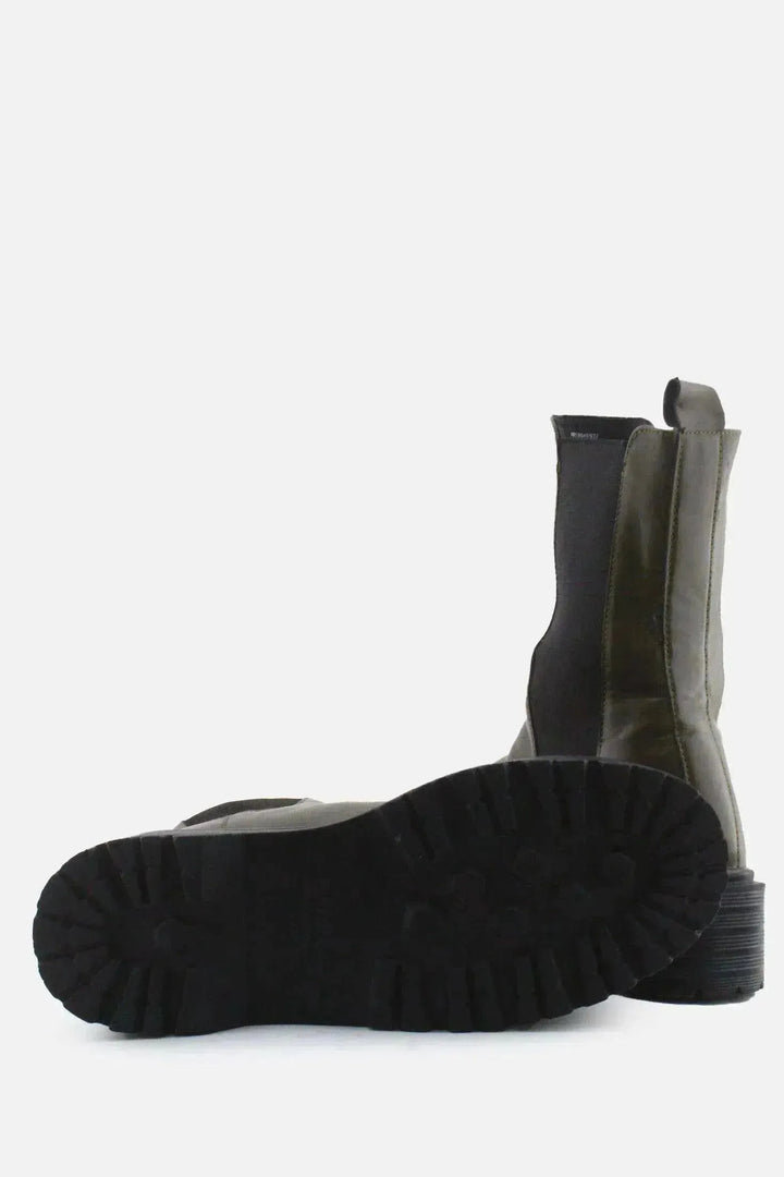 Pull & Bear Stretchable Chelsea Ankle Boots | 100% Authentic Leather - sundaybazar