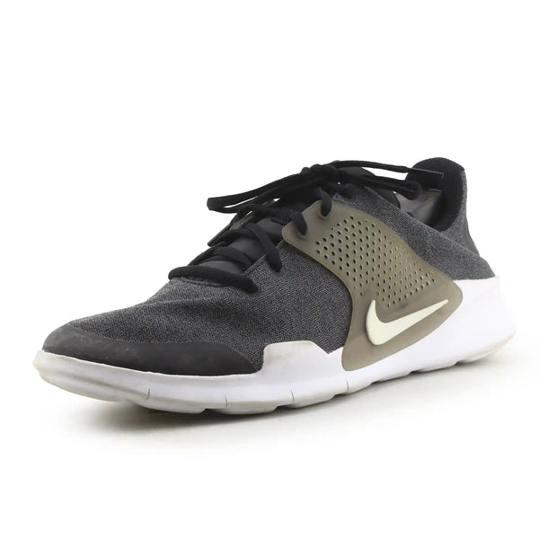 Nike Arrow Motion