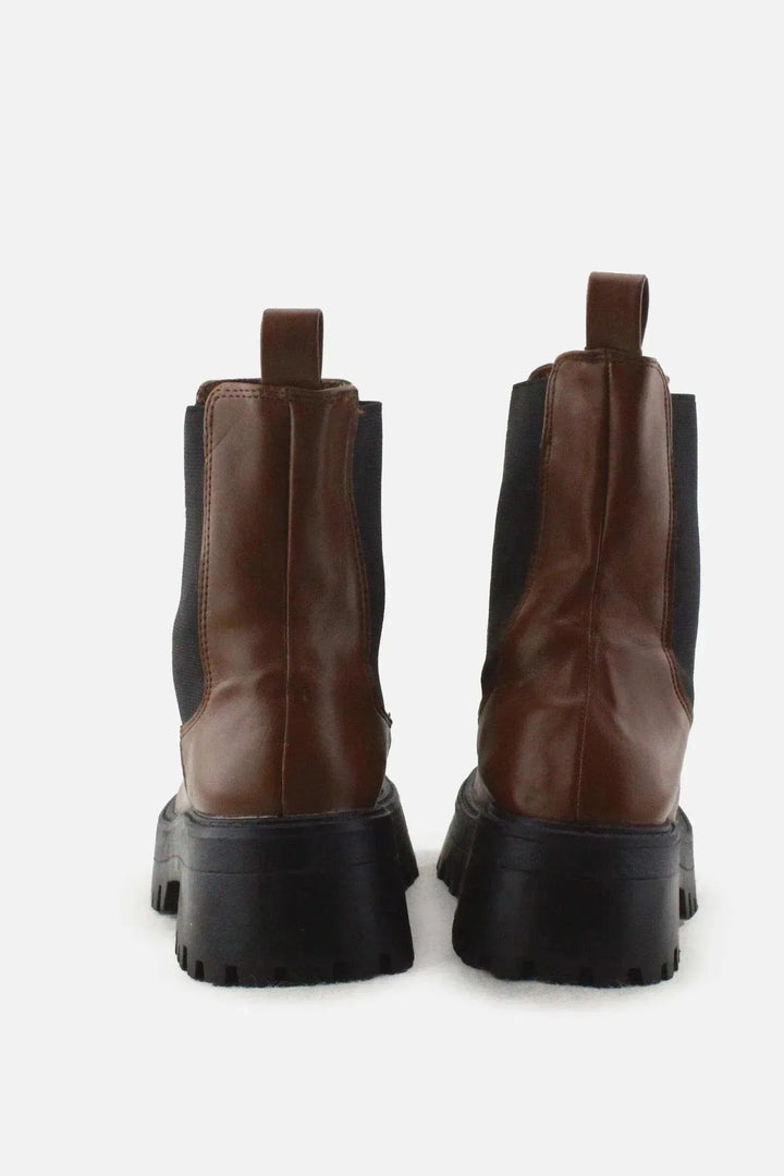 Pull & Bear Stretchable Chelsea Ankle Boots |100% Authentic Leather - sundaybazar