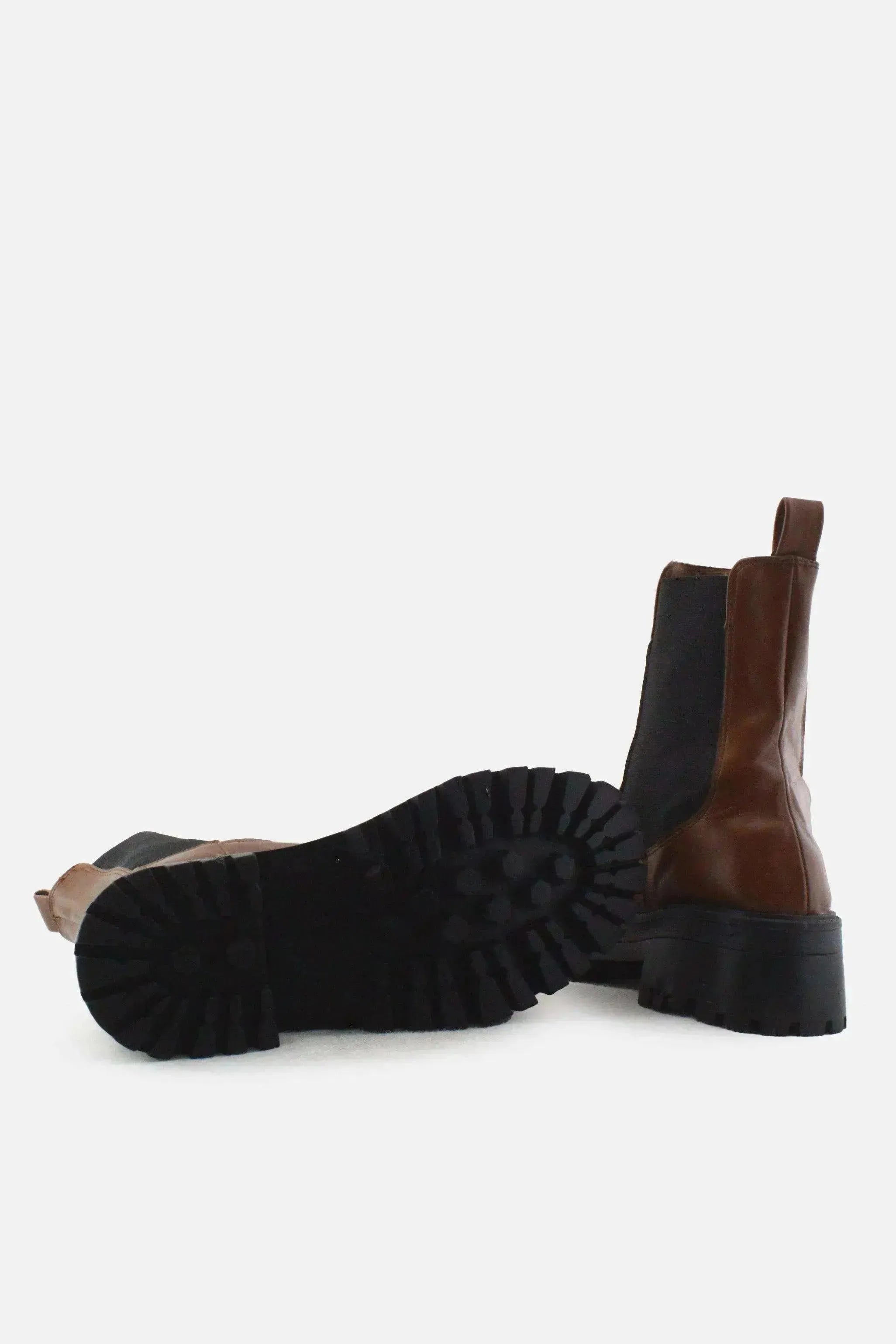 Pull & Bear Stretchable Chelsea Ankle Boots |100% Authentic Leather - sundaybazar