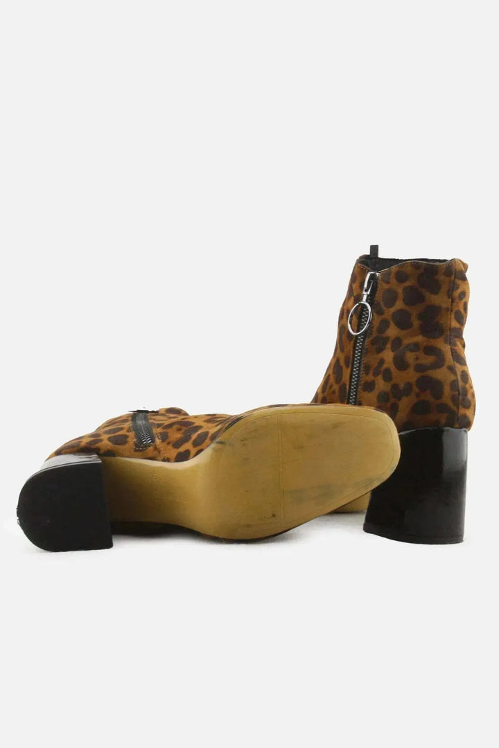 Stradivarius Zipper Block Heels Ankle Boots | Suede - sundaybazar
